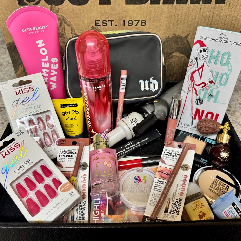 Huge Make Up, Beauty and Hair Bundle